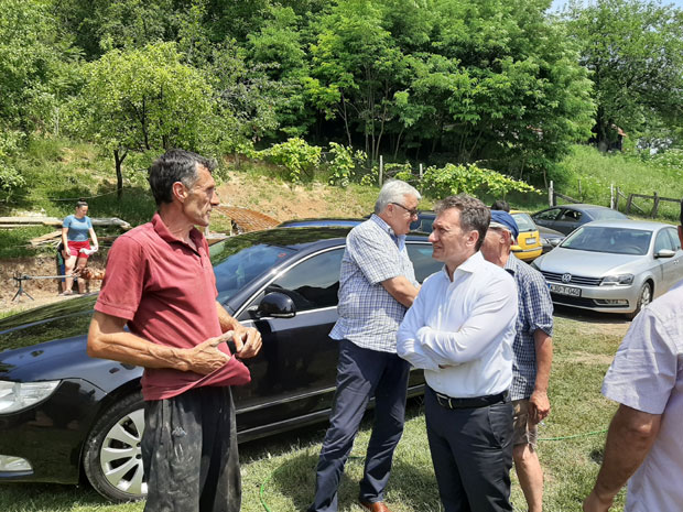 Добри људи скућили Ђокиће